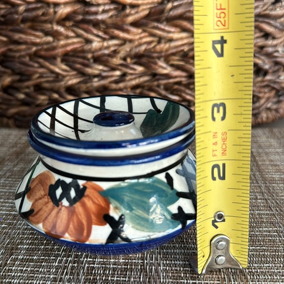 Mexican Pottery Art Ceramic Trinket Box w/ Top- small size 4” Diameter x 2.75”H - Picture 9 of 9
